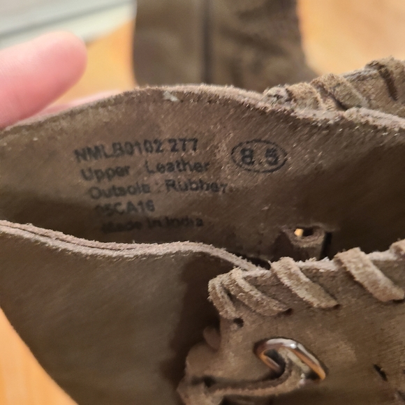 Dark Gray Booties with Fringe Size 8.5 Vamp Phyer - Picture 4 of 5